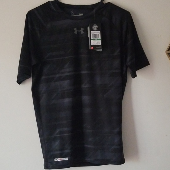 Under Armour Other - Large under Armour shirt